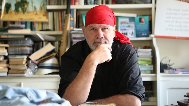 Former Wallaby and SMH collumist, Peter Fitzsimons, says he was never proud of playing Rugby for the current Australian flag.